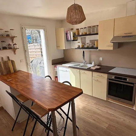Charmante Maison Terrasse Ensoleillee 3 Нарбонна