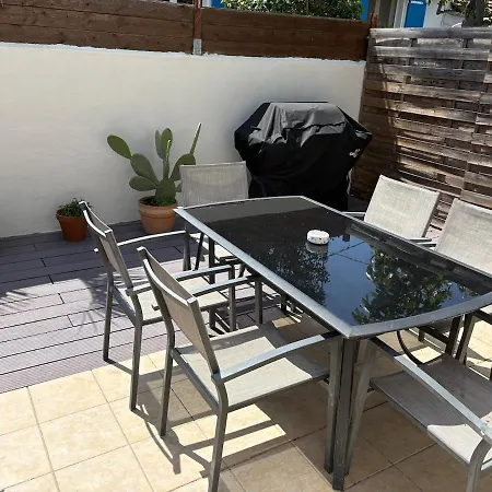Hébergement de vacances Charmante Maison Terrasse Ensoleillée 3 *